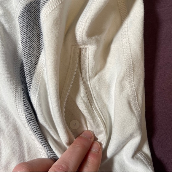 Lululemon In stride Jacket Cowl Neck in white and gray - size 4 - Picture 7 of 9